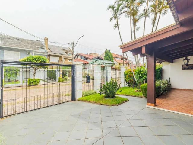 Casa / Sobrado para Venda em Porto Alegre/RS Ipanema 5 Quartos