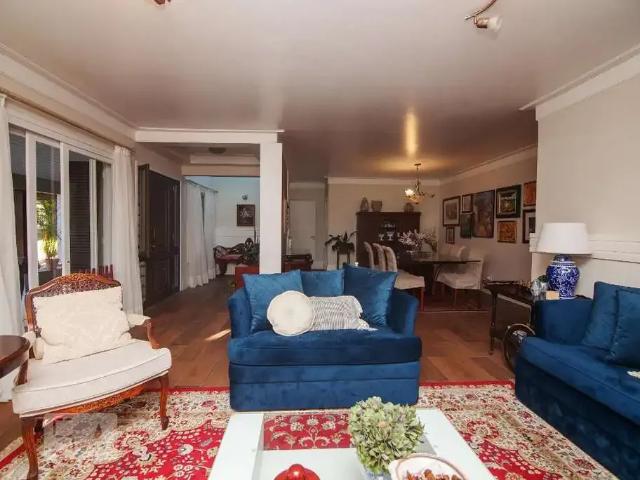 Casa / Sobrado para Venda em Porto Alegre/RS Ipanema 5 Quartos