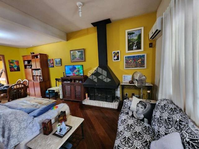 Casa / Sobrado para Venda em Porto Alegre/RS Ipanema 5 Quartos