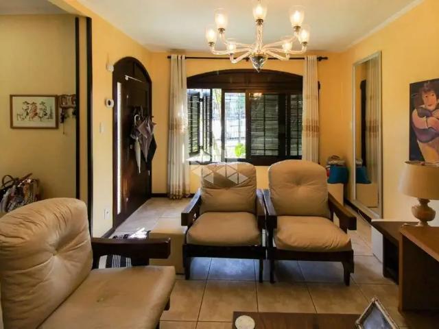 Casa / Sobrado para Venda em Porto Alegre/RS Jardim Carvalho 6 Quartos