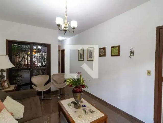 Casa / Sobrado para Venda em Porto Alegre/RS Jardim Botânico 3 Quartos