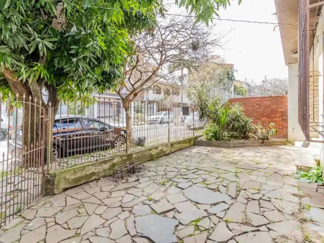 Casa / Sobrado para Venda em Porto Alegre/RS Jardim Botânico 3 Quartos