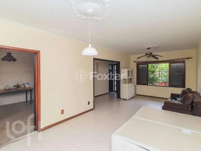 Casa / Sobrado para Venda em Porto Alegre/RS Jardim Botânico 3 Quartos