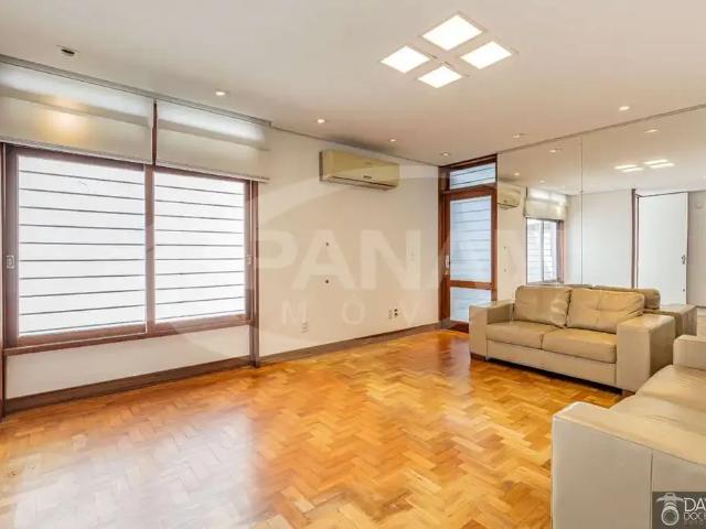 Casa / Sobrado para Venda em Porto Alegre/RS Jardim Botânico 3 Quartos