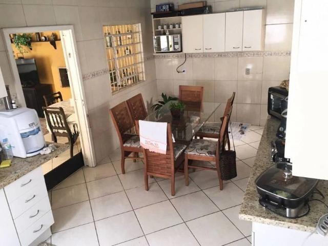 Casa / Sobrado para Venda em Porto Alegre/RS Jardim Botânico 3 Quartos