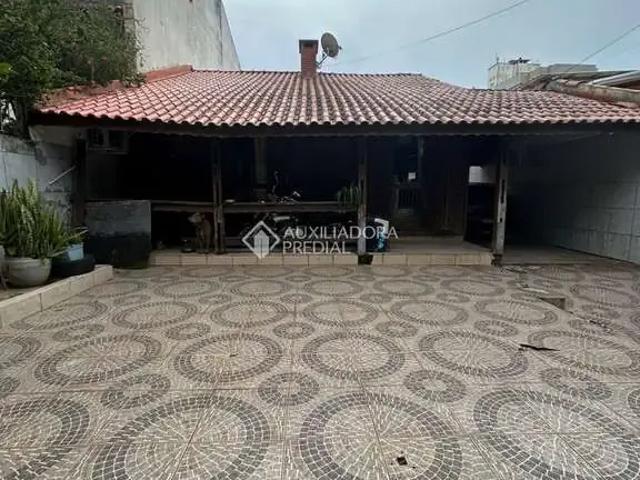 Casa / Sobrado para Venda em Porto Alegre/RS Jardim Botânico 2 Quartos