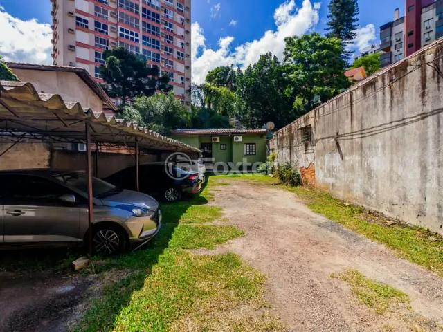 Casa / Sobrado para Venda em Porto Alegre/RS Jardim Botânico 2 Quartos