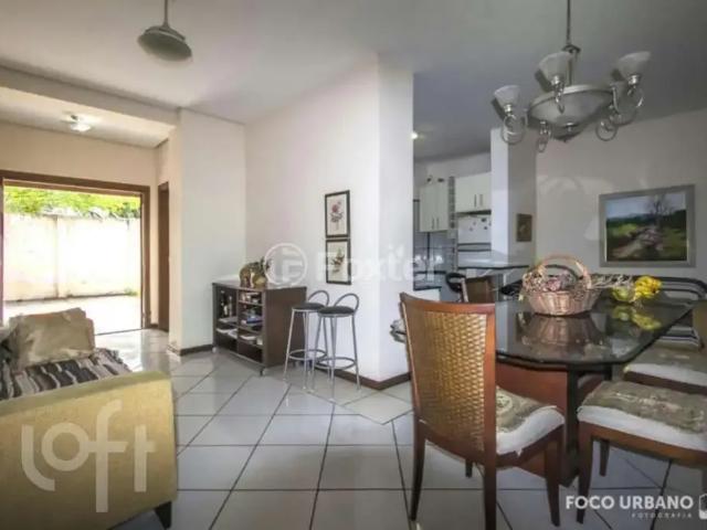Casa / Sobrado para Venda em Porto Alegre/RS Jardim Botânico 4 Quartos