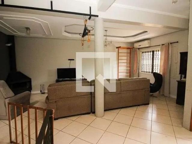 Casa / Sobrado para Venda em Porto Alegre/RS Jardim Botânico 5 Quartos