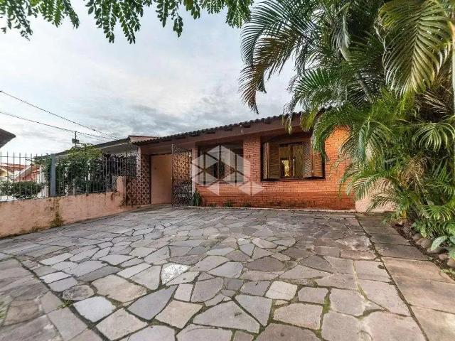 Casa / Sobrado para Venda em Porto Alegre/RS Jardim Europa 4 Quartos