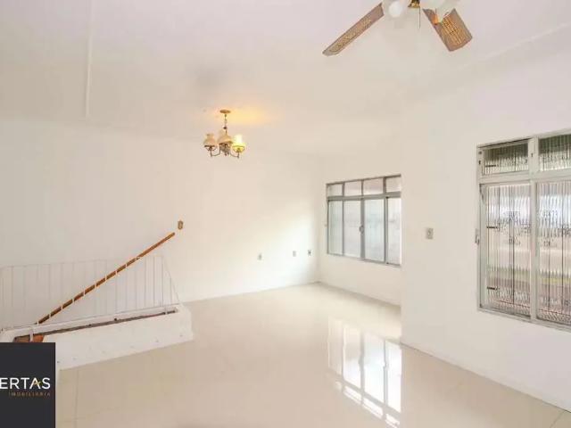 Casa / Sobrado para Venda em Porto Alegre/RS Jardim Floresta 3 Quartos