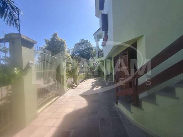Casa / Sobrado para Venda em Porto Alegre/RS Jardim Floresta 3 Quartos