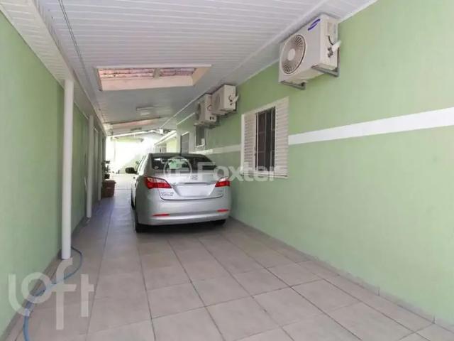 Casa / Sobrado para Venda em Porto Alegre/RS Jardim Floresta 3 Quartos