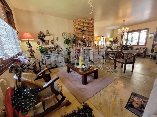 Casa / Sobrado para Venda em Porto Alegre/RS Jardim Floresta 3 Quartos