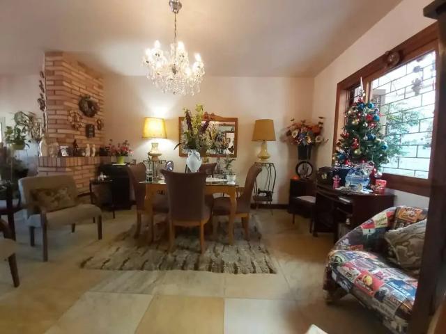 Casa / Sobrado para Venda em Porto Alegre/RS Jardim Floresta 3 Quartos