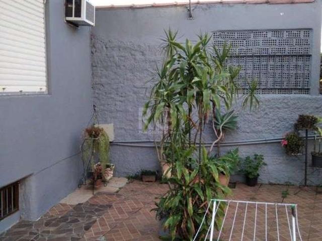 Casa / Sobrado para Venda em Porto Alegre/RS Jardim Floresta 4 Quartos