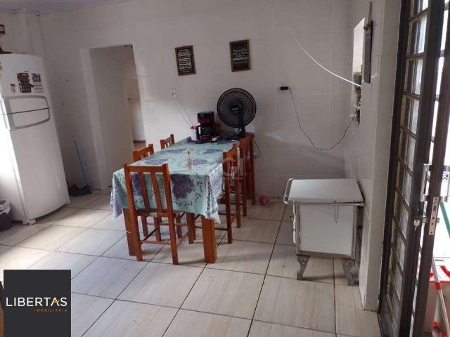 Casa / Sobrado para Venda em Porto Alegre/RS Jardim Floresta 4 Quartos