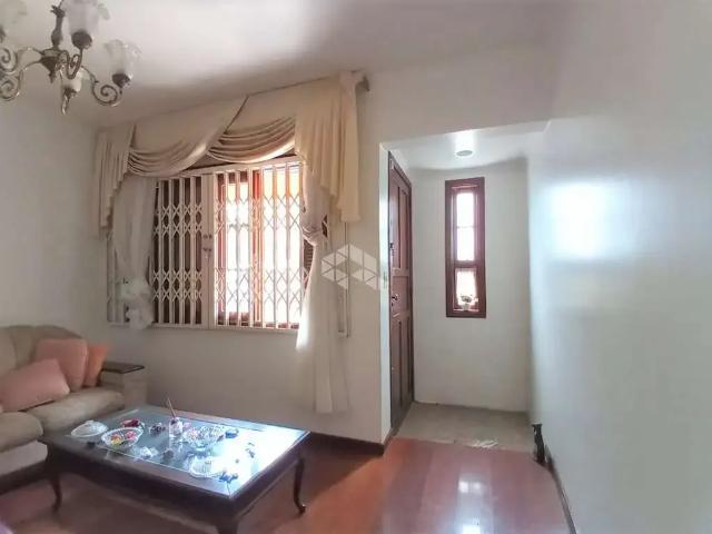 Casa / Sobrado para Venda em Porto Alegre/RS Jardim Floresta 4 Quartos
