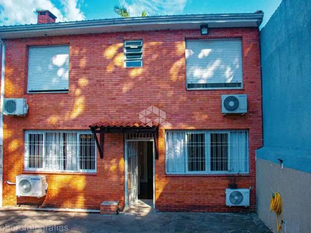 Casa / Sobrado para Venda em Porto Alegre/RS Jardim Floresta 4 Quartos
