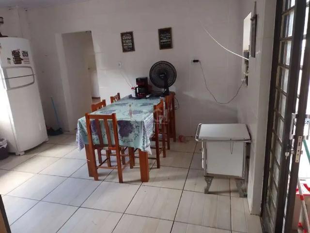 Casa / Sobrado para Venda em Porto Alegre/RS Jardim Floresta 4 Quartos
