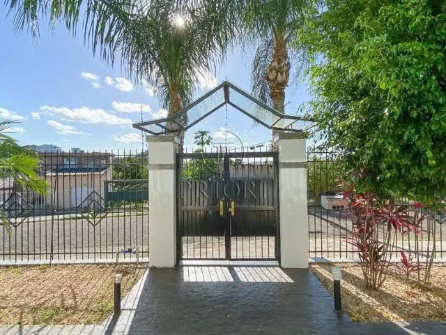 Casa / Sobrado para Venda em Porto Alegre/RS Jardim Floresta 5 Quartos