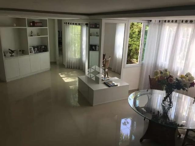 Casa / Sobrado para Venda em Porto Alegre/RS Jardim Floresta 5 Quartos