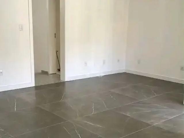 Casa / Sobrado para Venda em Porto Alegre/RS Jardim Floresta 5 Quartos