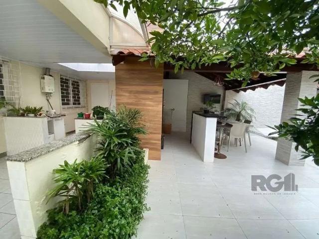 Casa / Sobrado para Venda em Porto Alegre/RS Jardim Floresta 5 Quartos