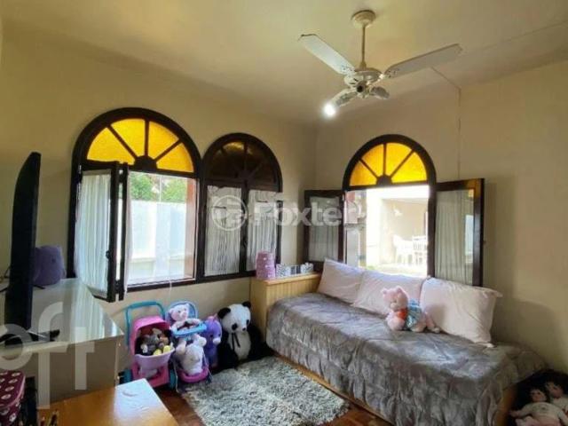 Casa / Sobrado para Venda em Porto Alegre/RS Jardim Isabel 3 Quartos