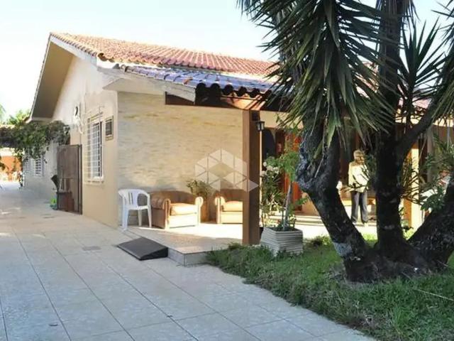 Casa / Sobrado para Venda em Porto Alegre/RS Jardim Isabel 3 Quartos