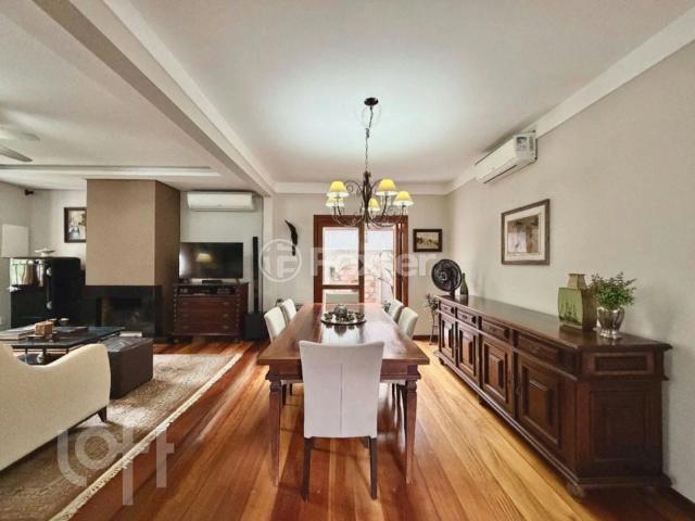 Casa / Sobrado para Venda em Porto Alegre/RS Jardim Isabel 3 Quartos