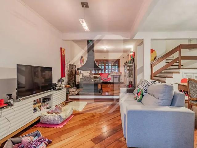 Casa / Sobrado para Venda em Porto Alegre/RS Jardim Isabel 3 Quartos