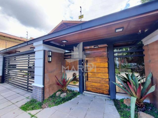 Casa / Sobrado para Venda em Porto Alegre/RS Jardim Isabel 4 Quartos