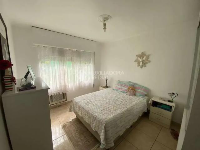 Casa / Sobrado para Venda em Porto Alegre/RS Jardim Isabel 4 Quartos