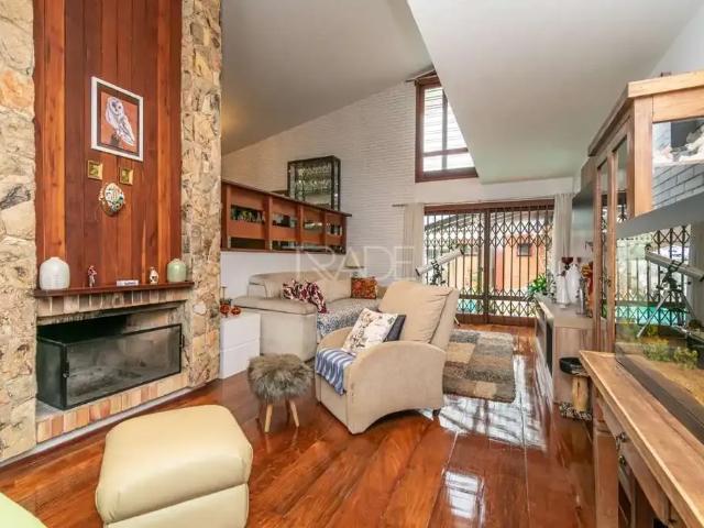 Casa / Sobrado para Venda em Porto Alegre/RS Jardim Isabel 4 Quartos
