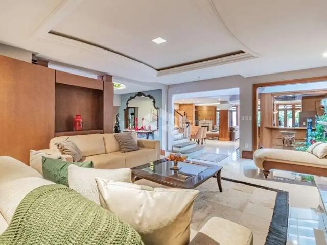 Casa / Sobrado para Venda em Porto Alegre/RS Jardim Isabel 4 Quartos