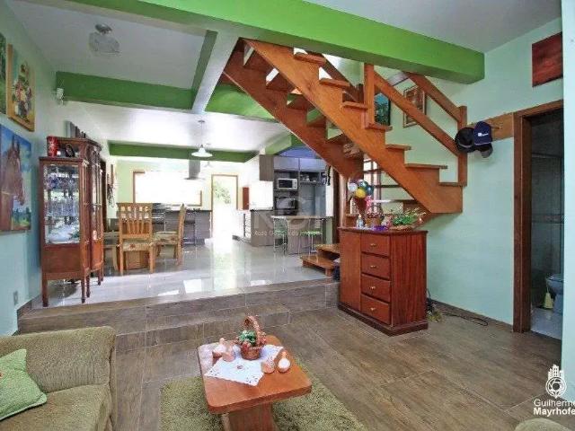 Casa / Sobrado para Venda em Porto Alegre/RS Jardim Sabará 4 Quartos