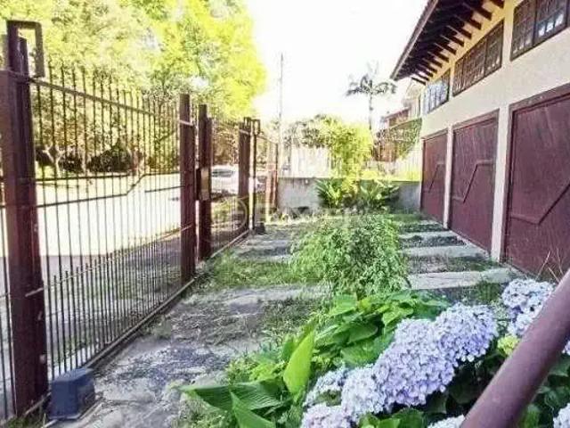 Casa / Sobrado para Venda em Porto Alegre/RS Jardim Itu 4 Quartos