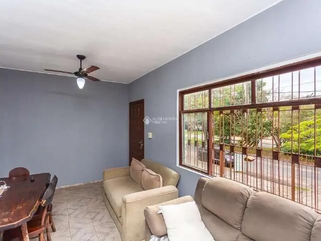 Casa / Sobrado para Venda em Porto Alegre/RS Jardim Itu 3 Quartos