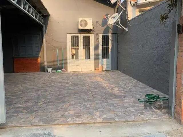 Casa / Sobrado para Venda em Porto Alegre/RS Jardim Sabará 3 Quartos