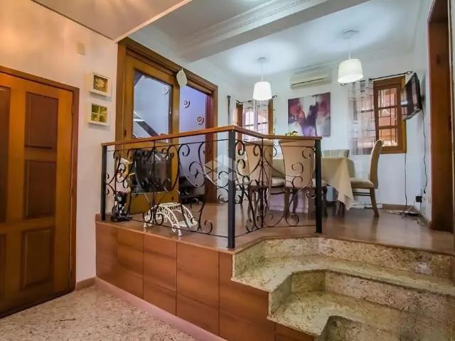 Casa / Sobrado para Venda em Porto Alegre/RS Jardim Itu 3 Quartos
