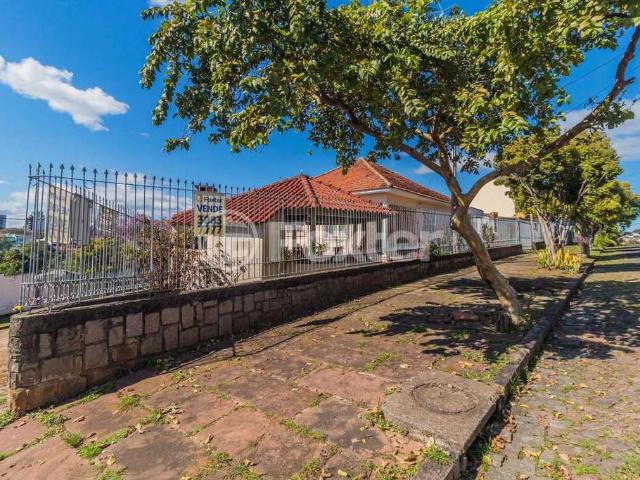 Casa / Sobrado para Venda em Porto Alegre/RS Jardim Itu 3 Quartos