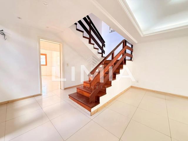 Casa / Sobrado para Venda em Porto Alegre/RS Jardim Itu 3 Quartos