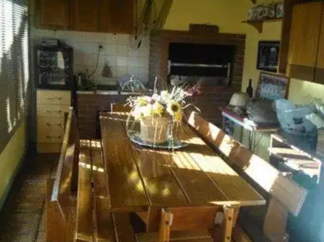 Casa / Sobrado para Venda em Porto Alegre/RS Jardim Lindóia 4 Quartos