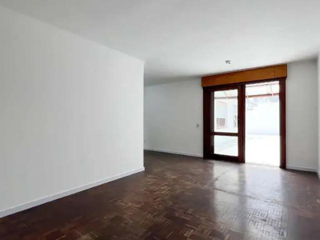 Casa / Sobrado para Venda em Porto Alegre/RS Jardim Lindóia 4 Quartos
