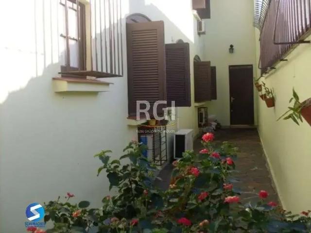 Casa / Sobrado para Venda em Porto Alegre/RS Jardim Lindóia 4 Quartos