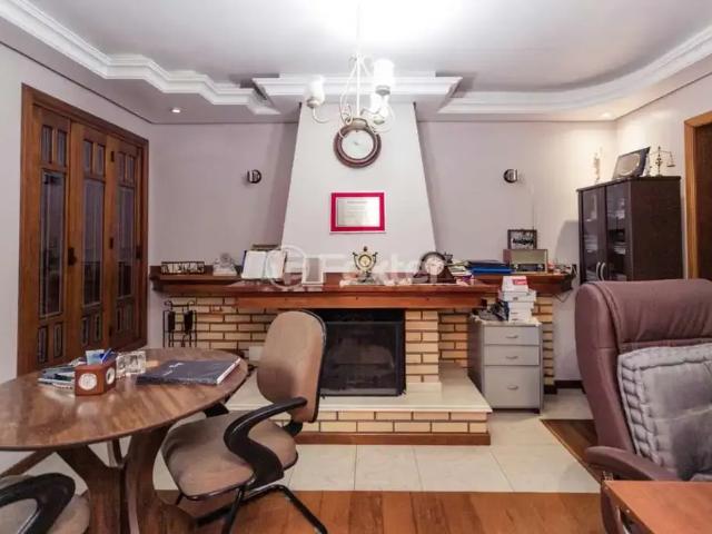 Casa / Sobrado para Venda em Porto Alegre/RS Jardim Lindóia 4 Quartos