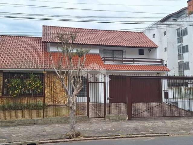 Casa / Sobrado para Venda em Porto Alegre/RS Jardim Lindóia 5 Quartos