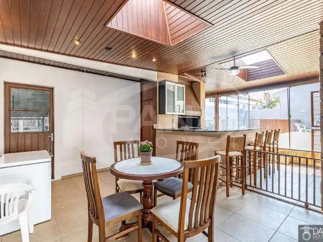 Casa / Sobrado para Venda em Porto Alegre/RS Jardim Lindóia 3 Quartos