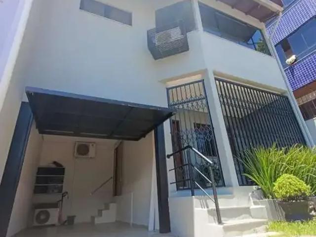 Casa / Sobrado para Venda em Porto Alegre/RS Jardim Lindóia 3 Quartos